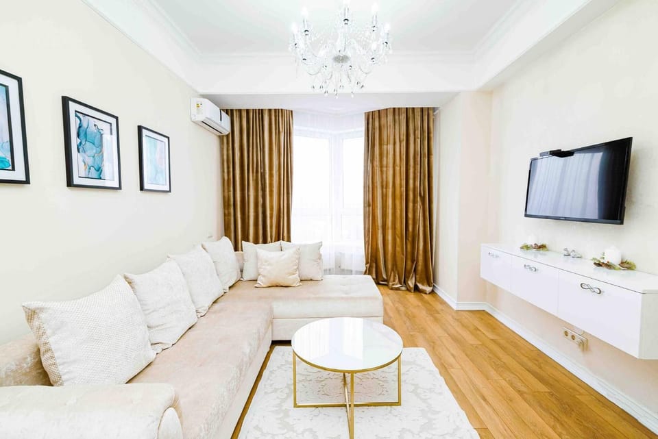 Communal lounge/ TV room, TV and multimedia, Living room, Decorative detail