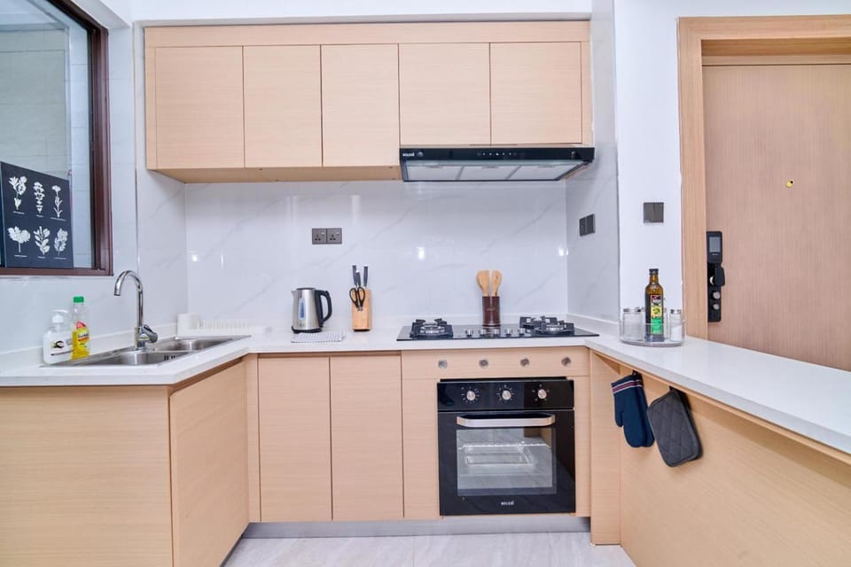 elegantly furnished two bedroom with amazing breathtaking city views ,swimming pool ,fully fitted gym and close proximity to major shopping malls and gourmet restaurants Apartment in Nairobi County