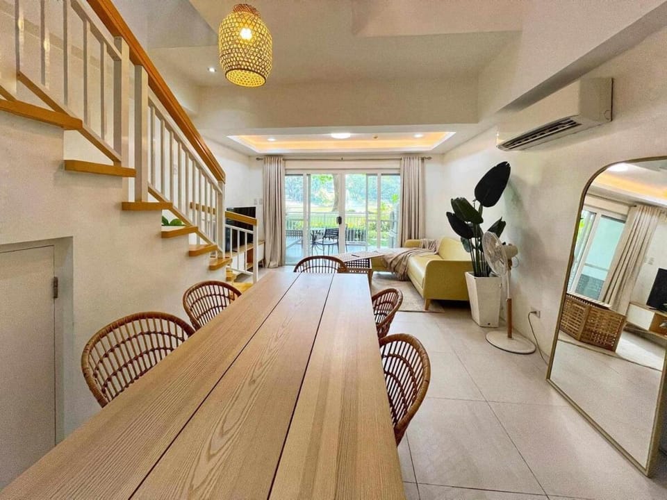 Minimalist 2BR Pico De Loro Near Beach and Pool Apartment in Nasugbu