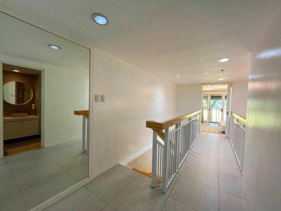 Minimalist 2BR Pico De Loro Near Beach and Pool Apartment in Nasugbu