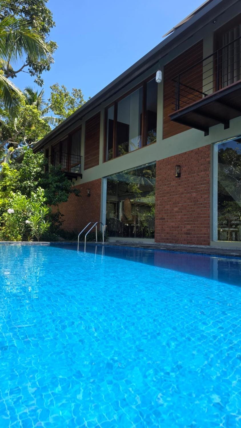 Property building, Swimming pool, Swimming pool