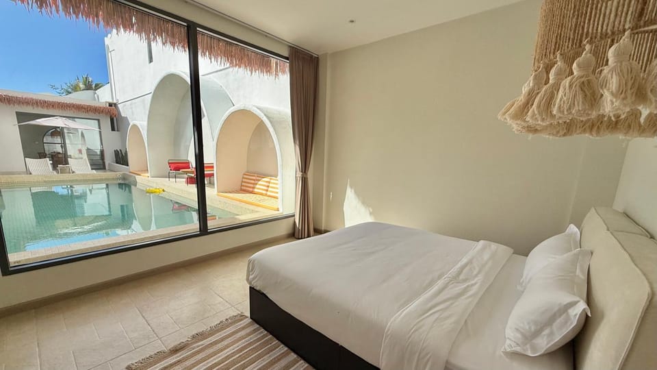 Property building, Swimming pool