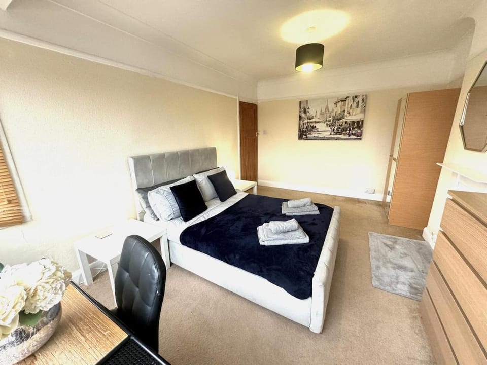 Bed, Bedroom, wardrobe