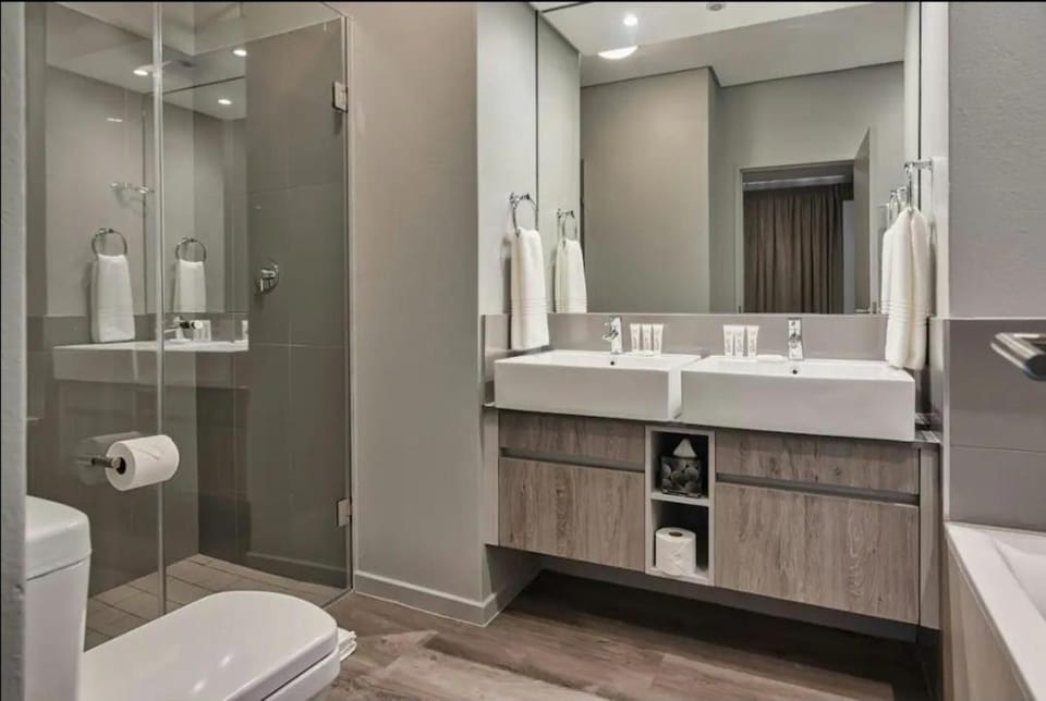 Michelle St, Sandton, Johannesburg, Gauteng Apartment in Sandton