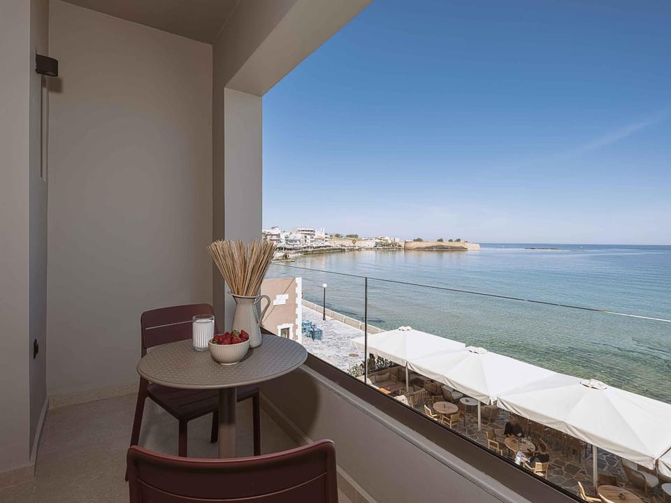 Day, Natural landscape, View (from property/room), Balcony/Terrace, Seating area, Beach, Sea view