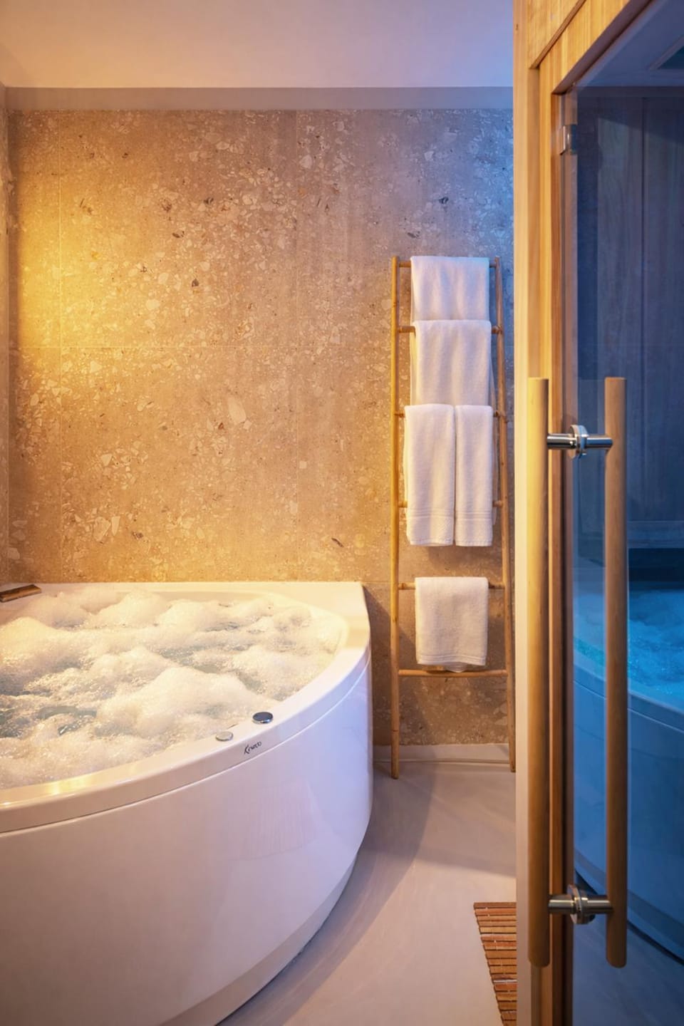 Hot Tub, Sauna, Spa and wellness centre/facilities
