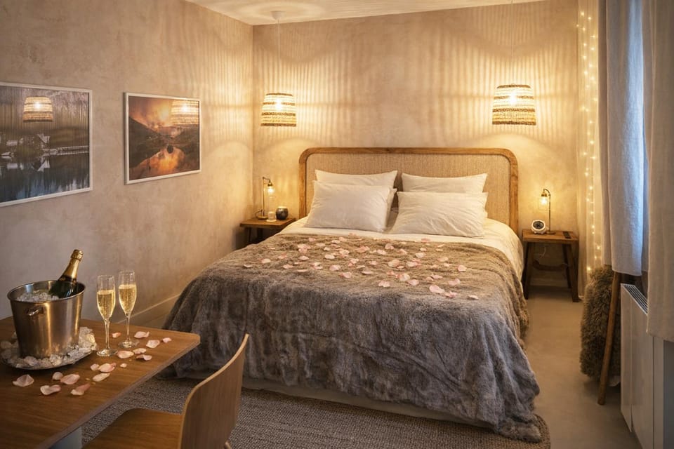 Bed, Photo of the whole room
