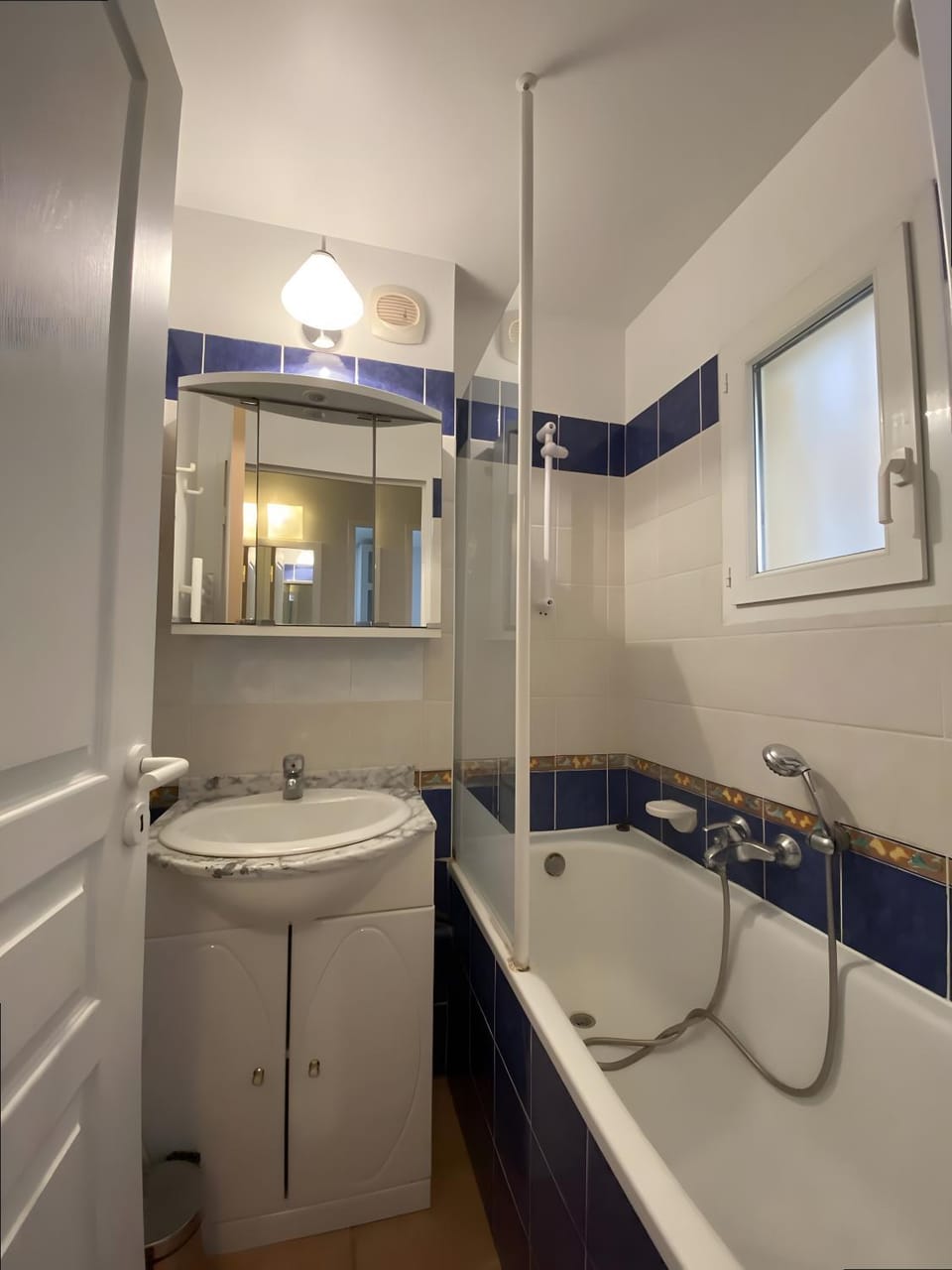 Bathroom, Living room