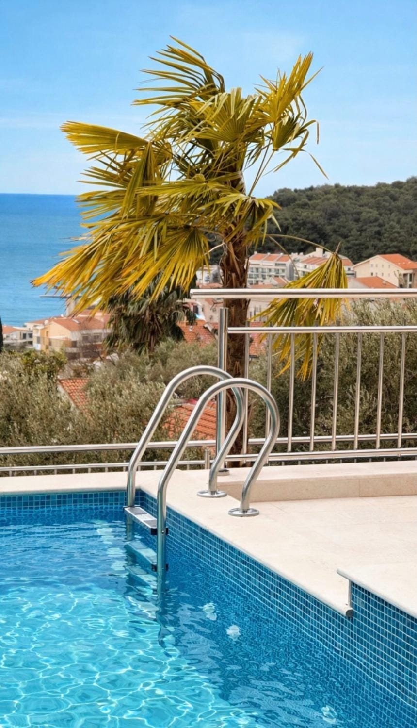 Pool view, Sea view, Swimming pool