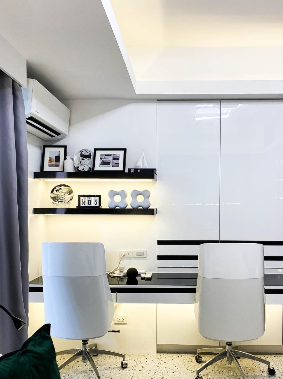 St Mark Residences Luxury direct Venice view with free parking Apartment in Makati