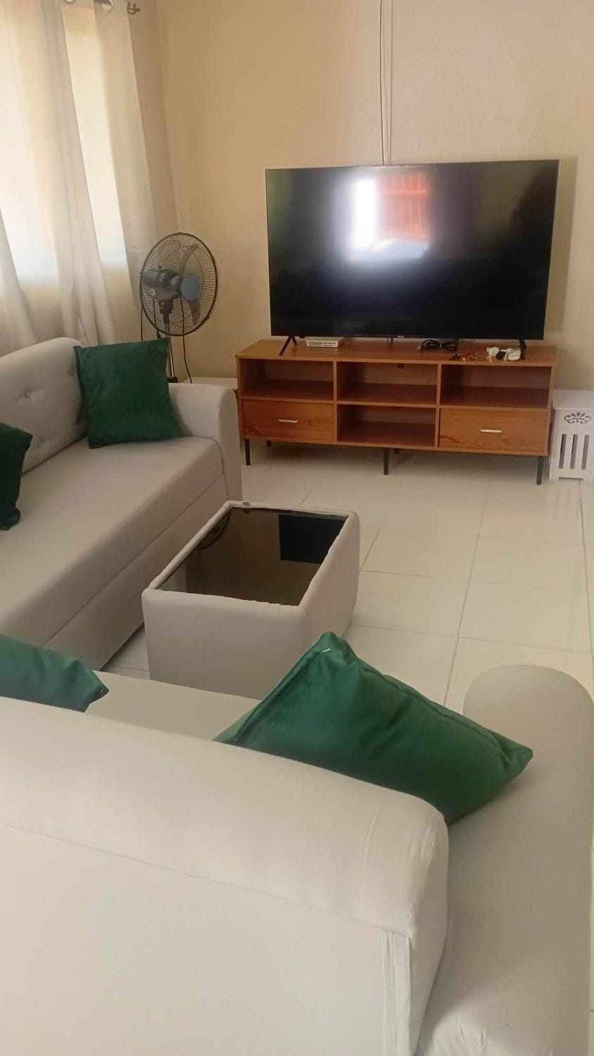 Communal lounge/ TV room, TV and multimedia, Living room