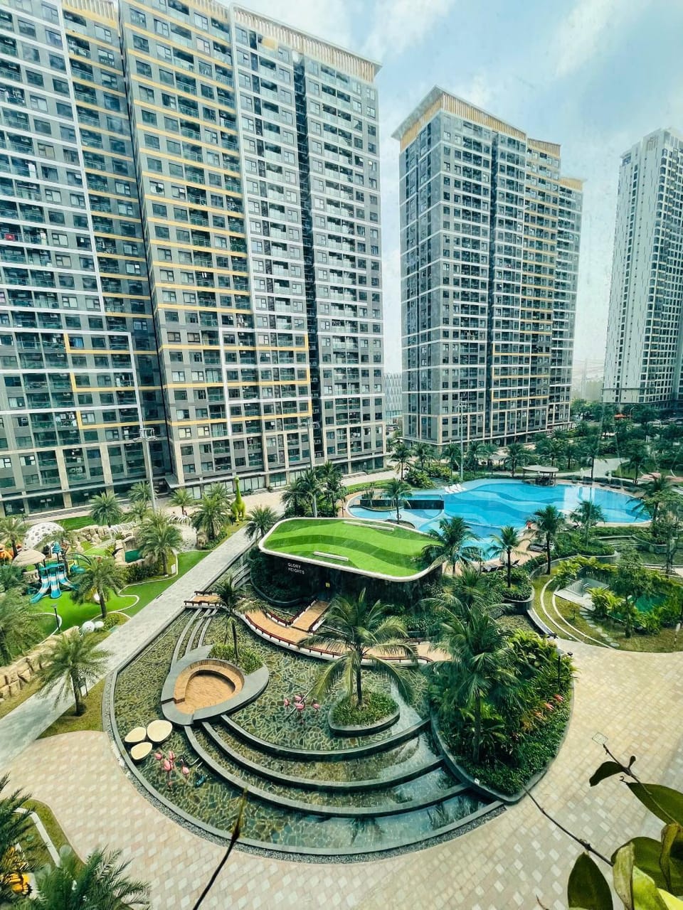 2 Bedrooms Glory Heights Vinhomes Grand Park Apartment in Ho Chi Minh City