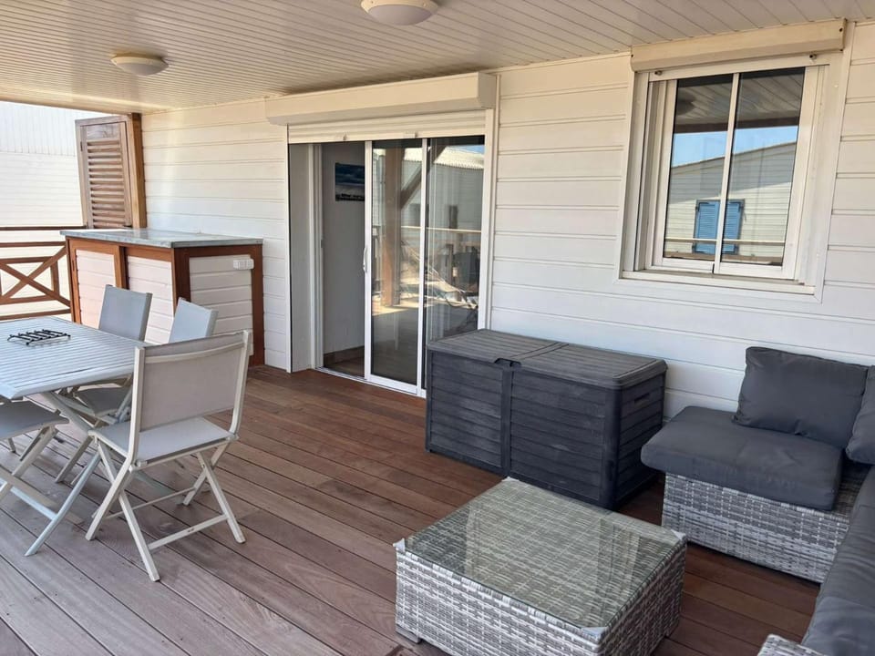 AIG 94 – Chalet en rangée – Gruissan – 6 personnes Chalet in Gruissan