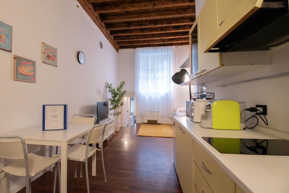 TV and multimedia, Kitchen or kitchenette, Living room