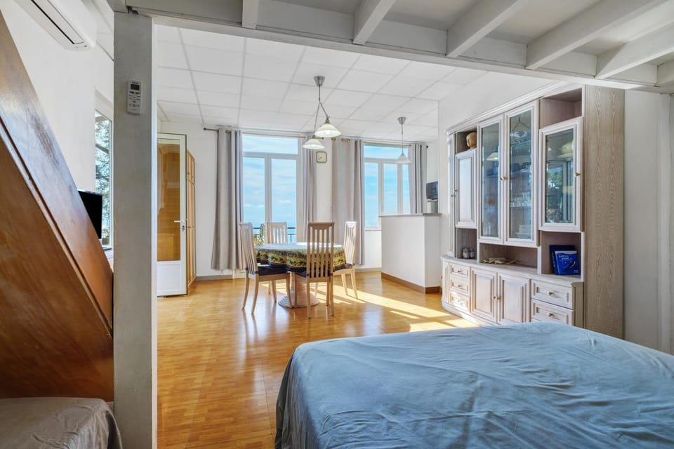 Chez Christian - La Turbie Apartment in French Riviera