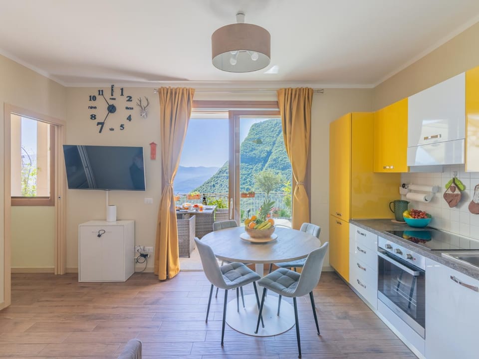 TV and multimedia, Kitchen or kitchenette, oven
