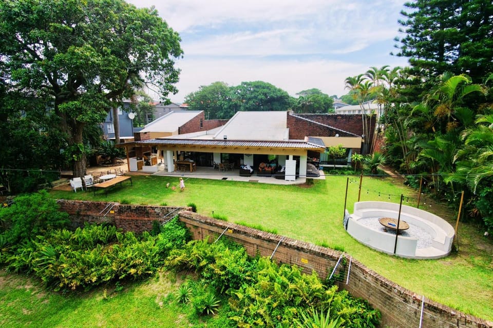 Property building, Day, Natural landscape, Bird's eye view, Garden, Garden view