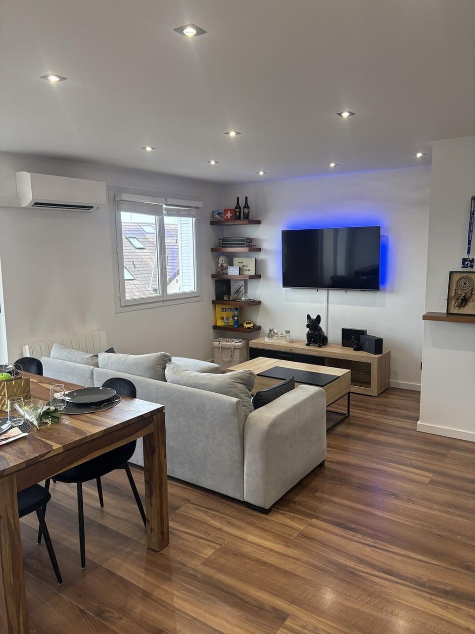 Communal lounge/ TV room, Living room