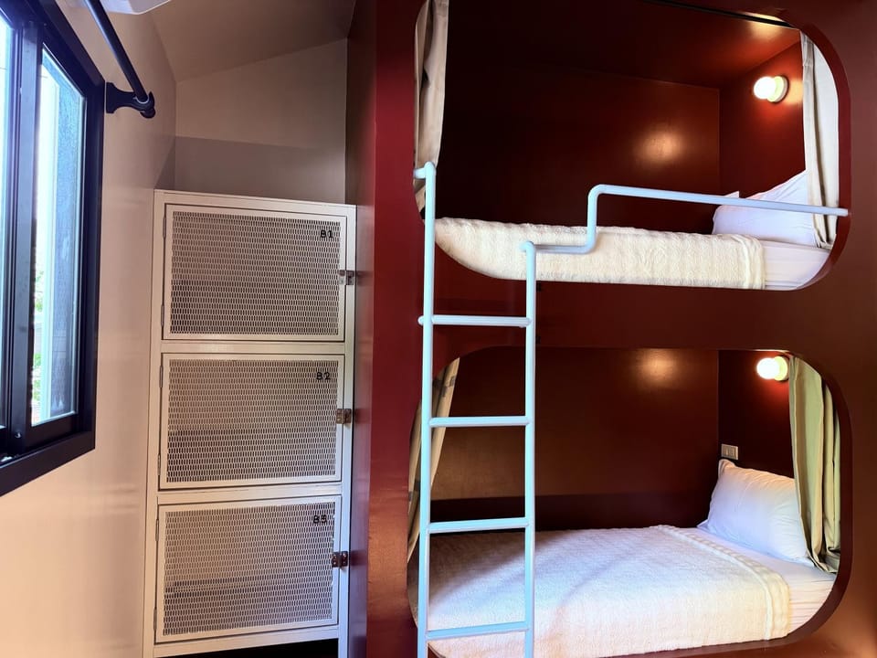 bunk bed, locker