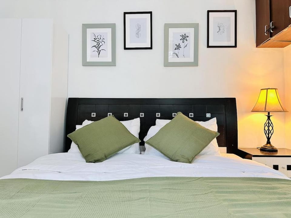 Pico De Loro Jacana B Modern Studio Pool and Beach Apartment in Nasugbu