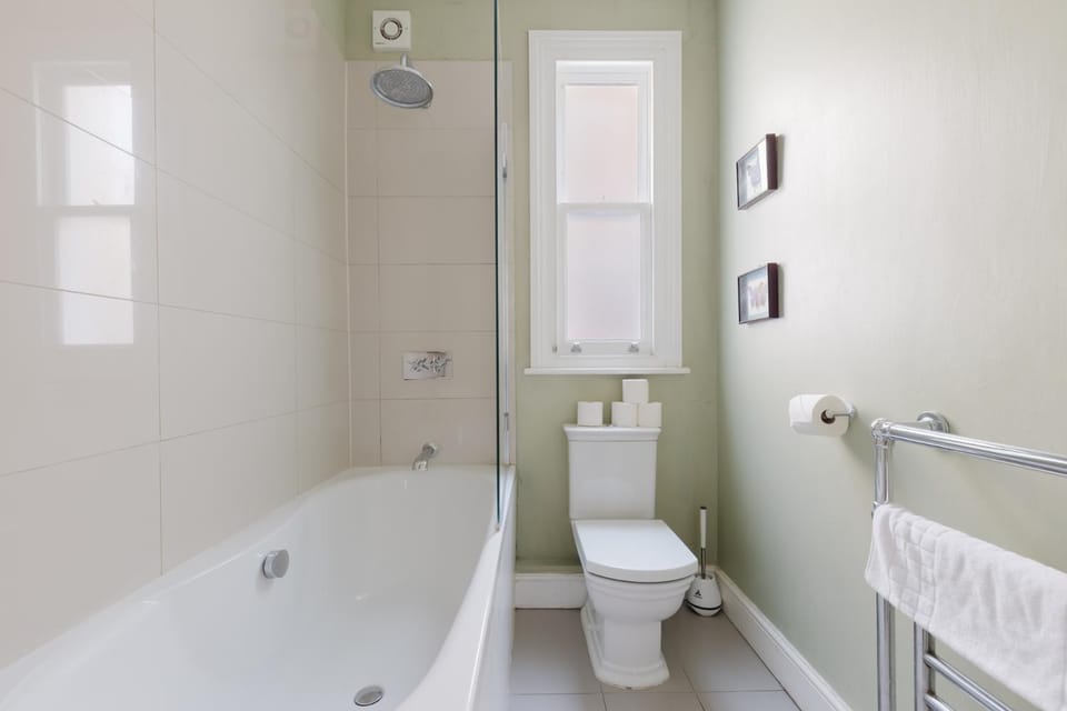 Refined 2BDR Home in Fulham Apartment in London