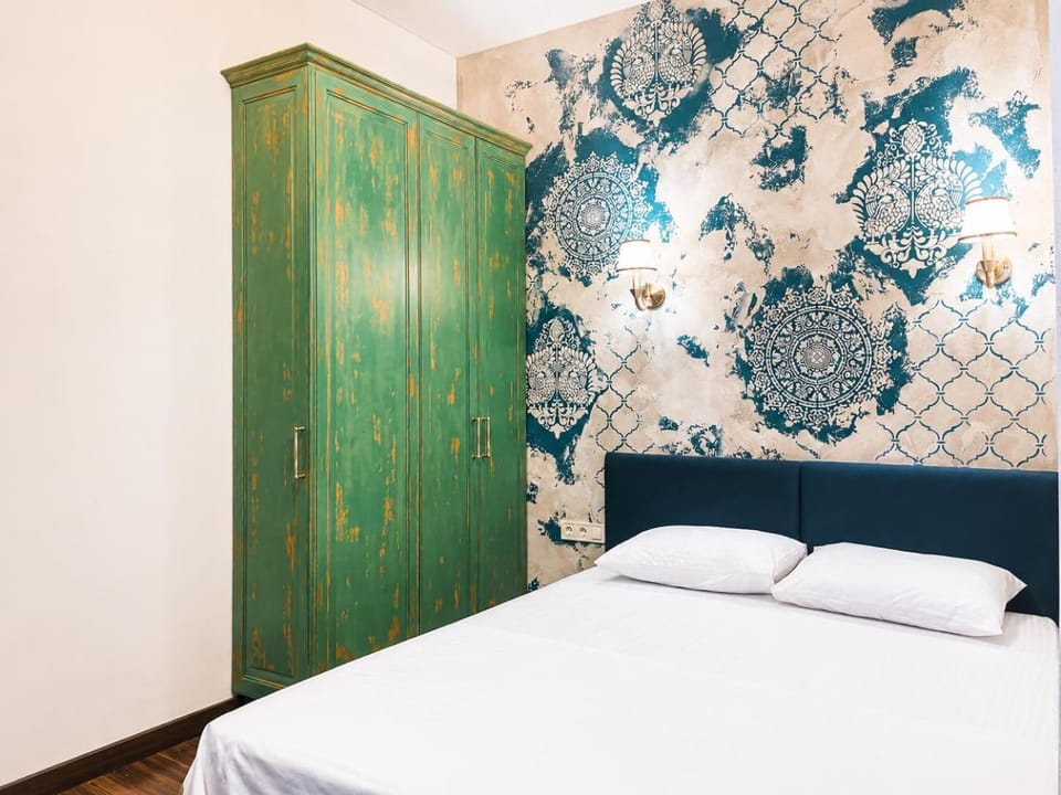 Bed, wardrobe
