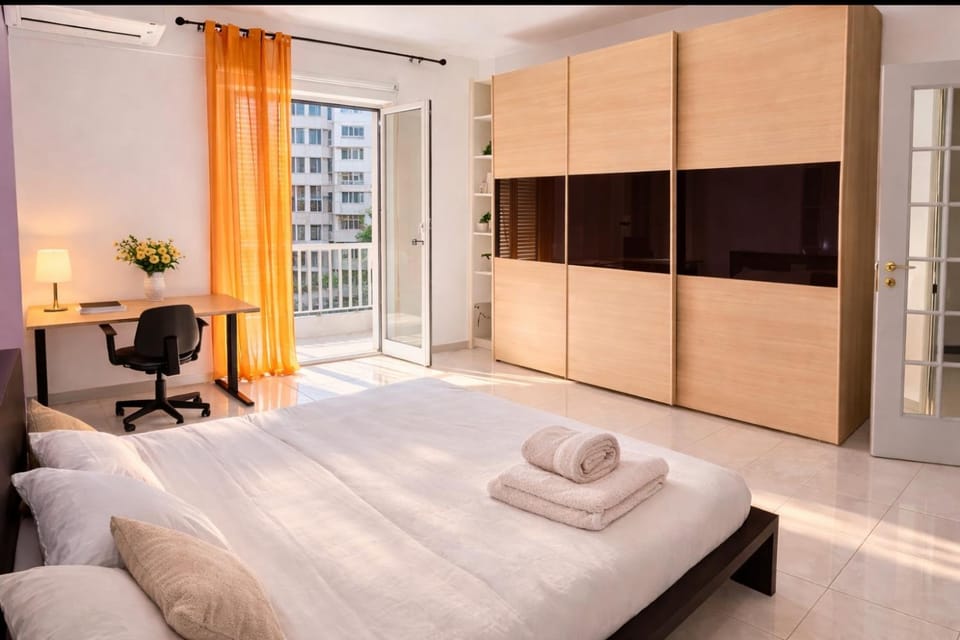 Bed, Photo of the whole room, Bedroom, towels, wardrobe