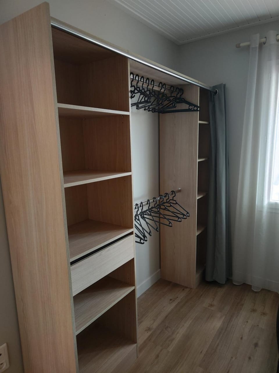wardrobe