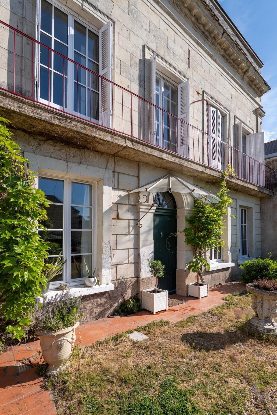 Property building, Facade/entrance