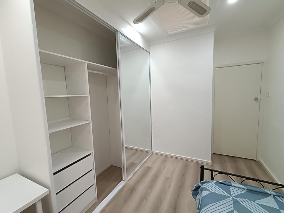 Comfortable Queen Room - Merrylands - NM4 Vacation rental in Merrylands