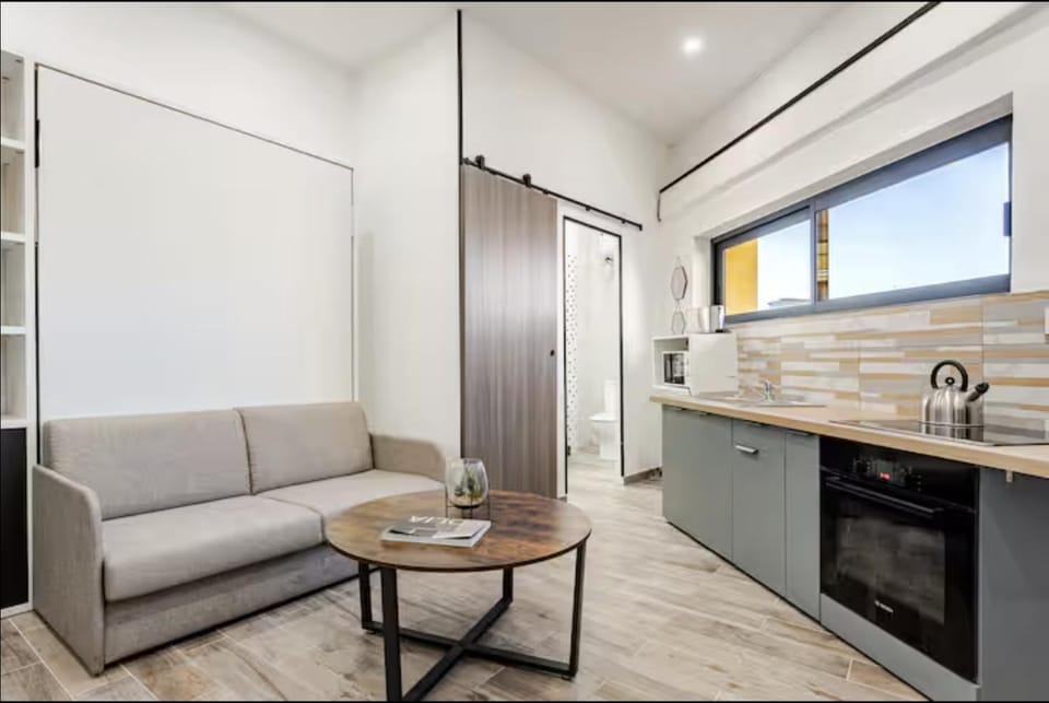 Kitchen or kitchenette, Living room