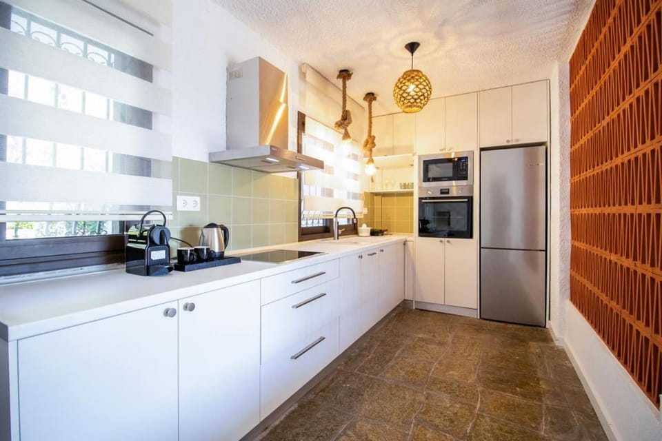 Kitchen or kitchenette, oven, stove
