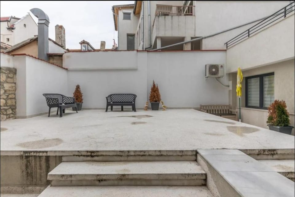 Patio, Seating area