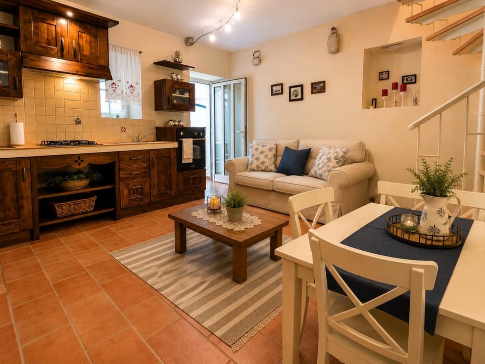 Kitchen or kitchenette, Living room, Dining area