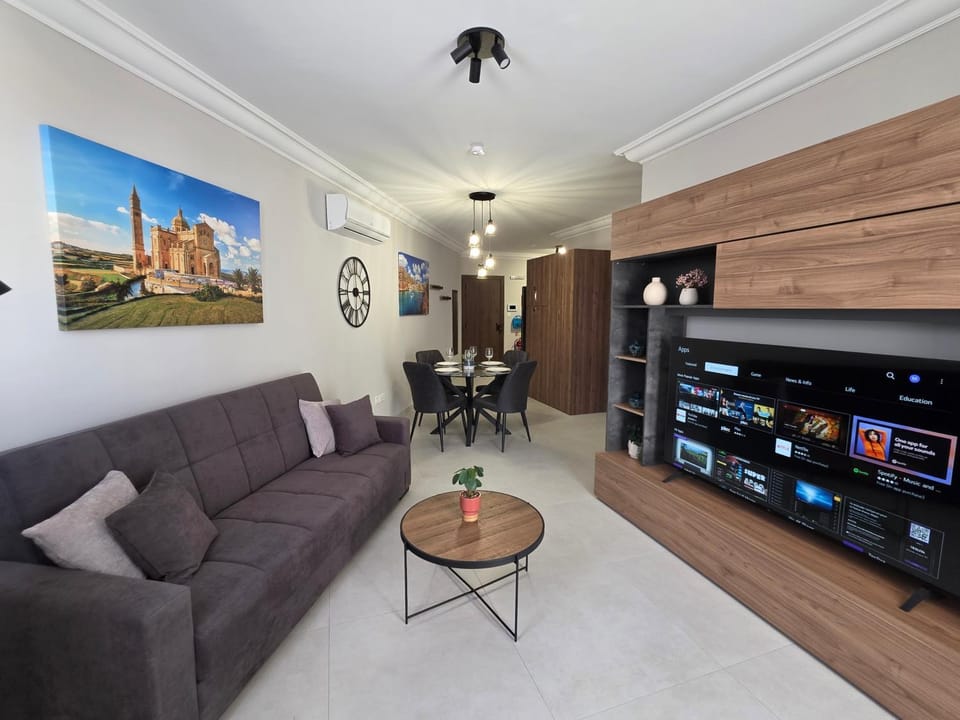 Communal lounge/ TV room, TV and multimedia, Living room, Seating area