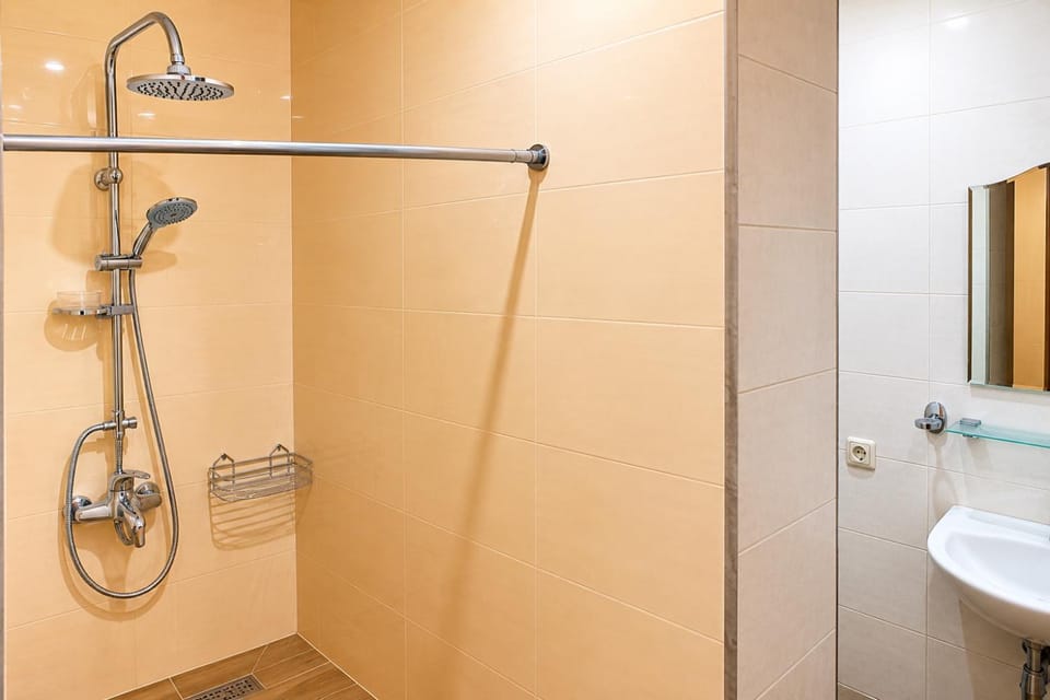 Shower, Bathroom, towels