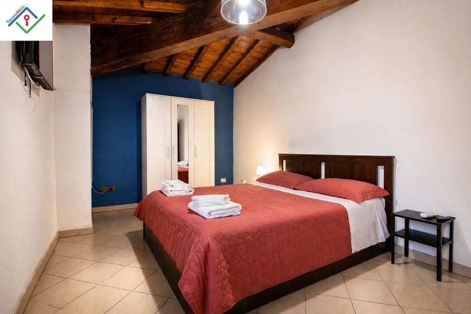 Bed, TV and multimedia, Photo of the whole room, Bedroom, internet, towels, air conditioner