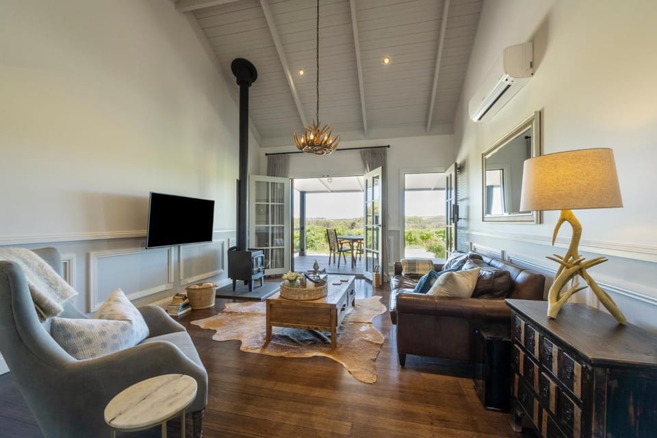TV and multimedia, View (from property/room), Living room, fireplace