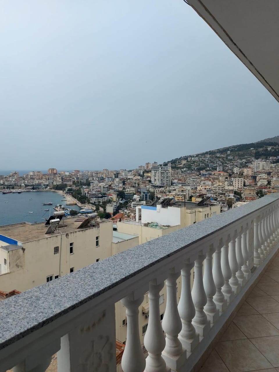 Property building, View (from property/room), Balcony/Terrace, City view, Sea view