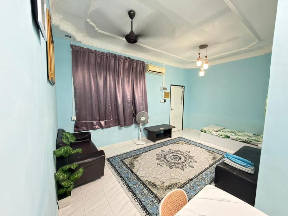Bed, Living room
