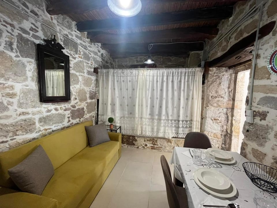 Anna's traditional house Apartment in Kefalos