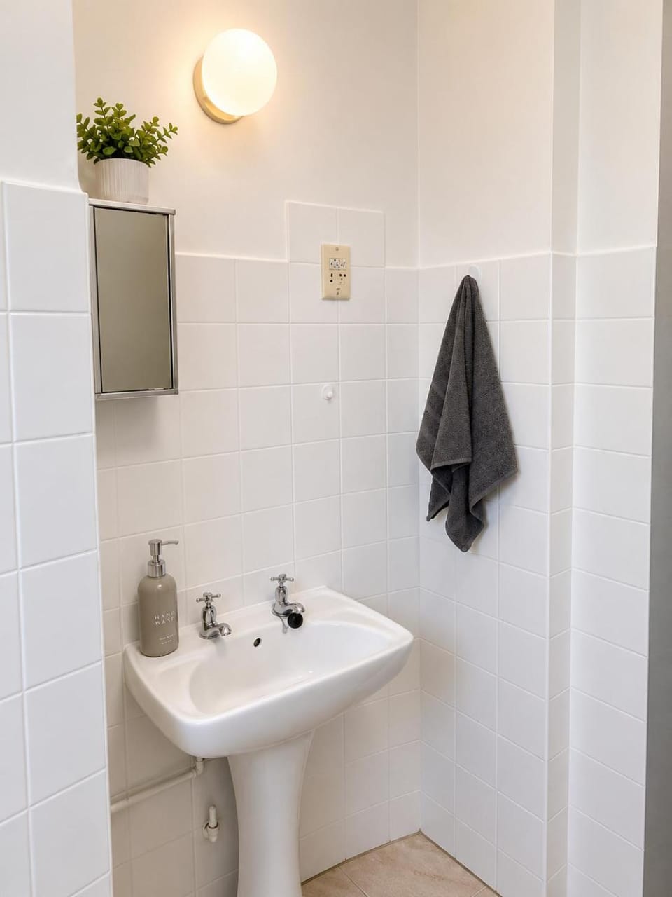 Bathroom, towels