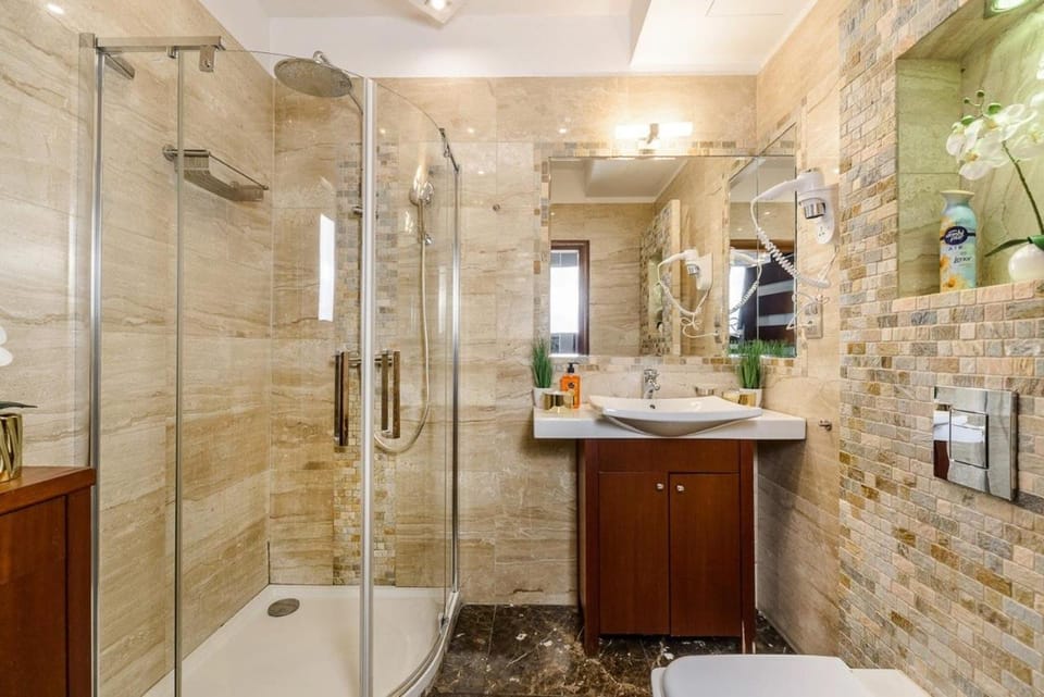Velvet Platinum Apartment in Warsaw
