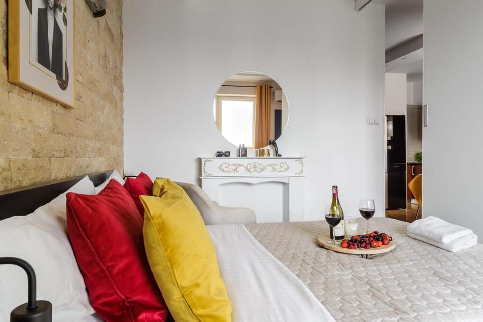 Velvet Platinum Apartment in Warsaw