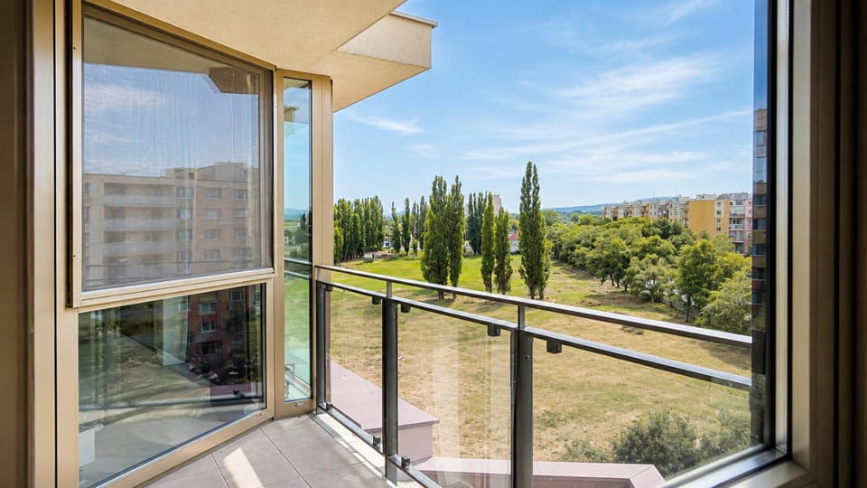 Natural landscape, View (from property/room), Balcony/Terrace, Garden view