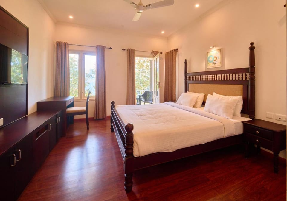 Bed, TV and multimedia, Other, Photo of the whole room, Bedroom, furniture