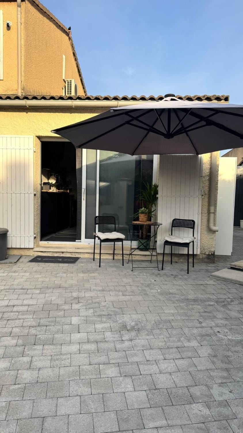 Le Nid de Avignon Air-conditioned studio with private courtyard House in Villeneuve-lès-Avignon