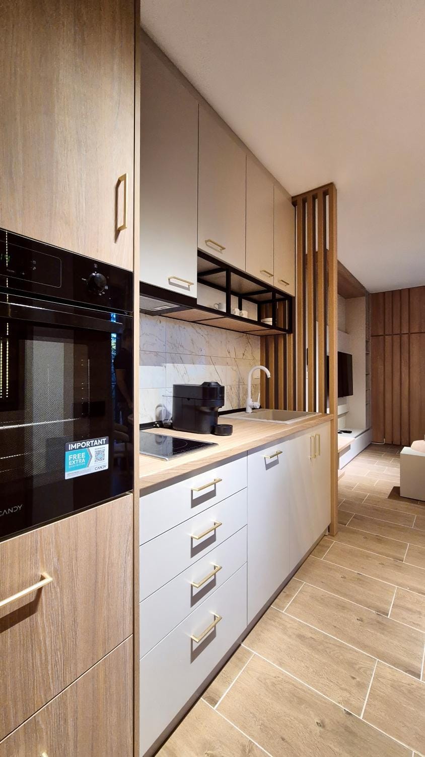 Kitchen or kitchenette, dishwasher, minibar, oven, stove