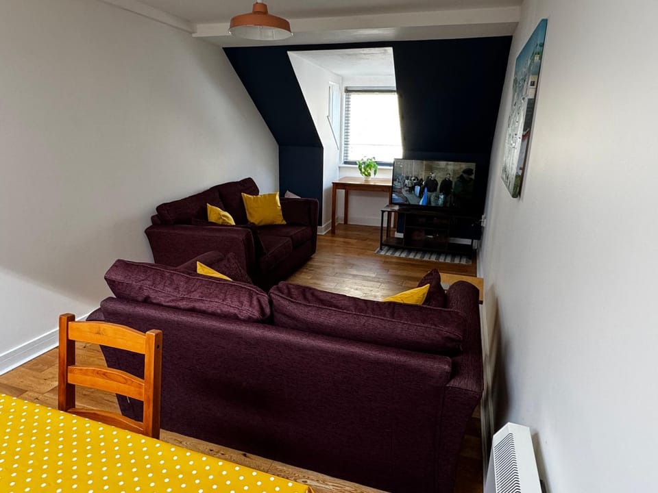 TV and multimedia, Living room, Dining area, heating