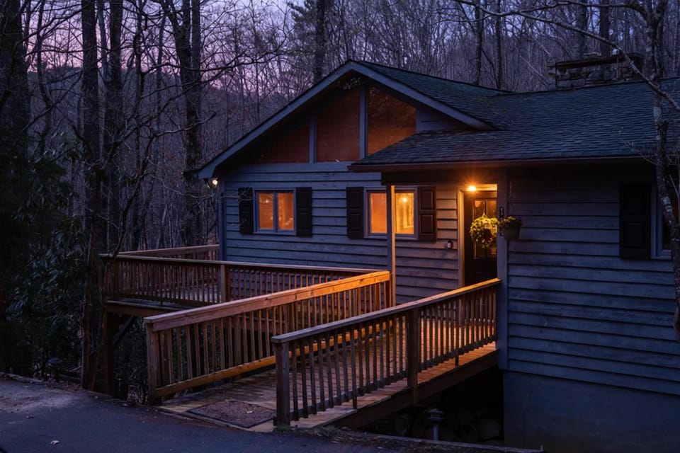 A Change in 'Altitude' - Sleeps 12 - Hot Tub House in Watauga